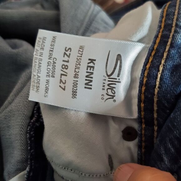 Silver Kenni Distressed Ankle/Cropped Jeans. Tapered. High-waisted. Size 18 - Picture 10 of 14